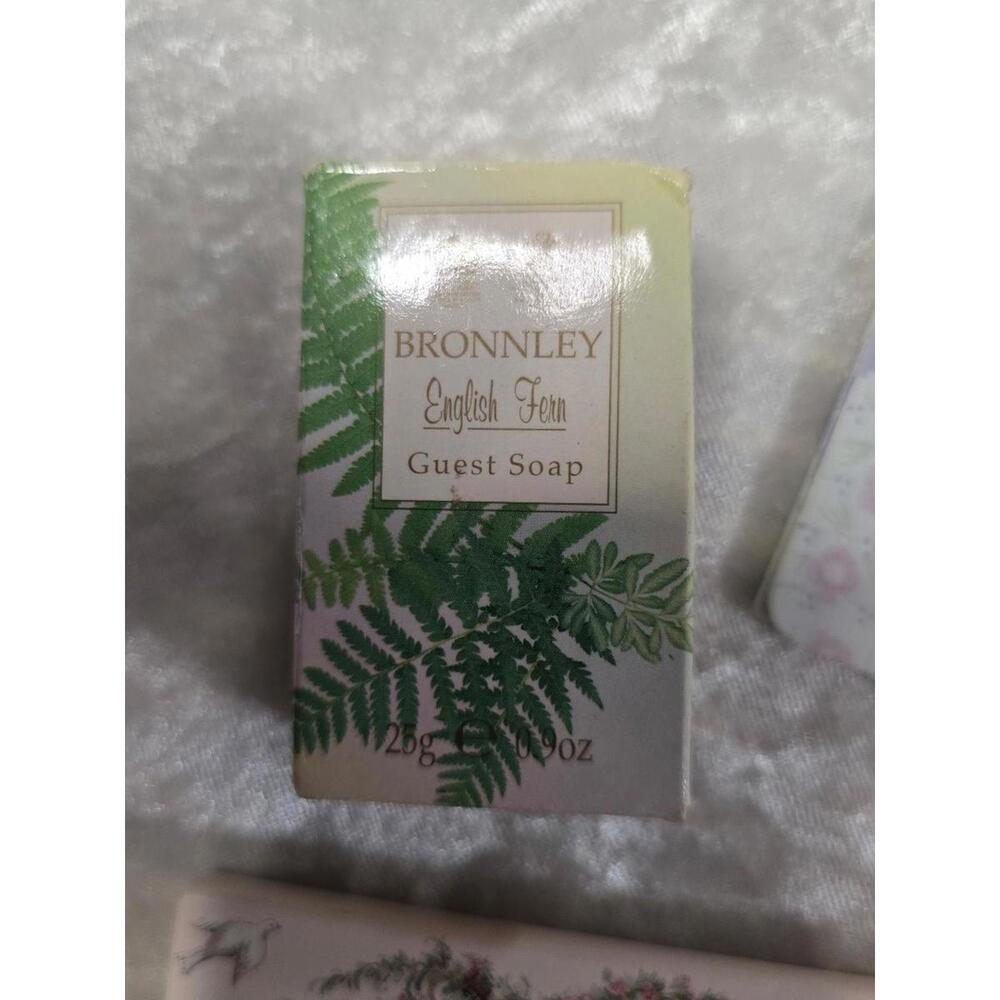 Vintage bundle of toiletries all brand new - Picture 5 of 5